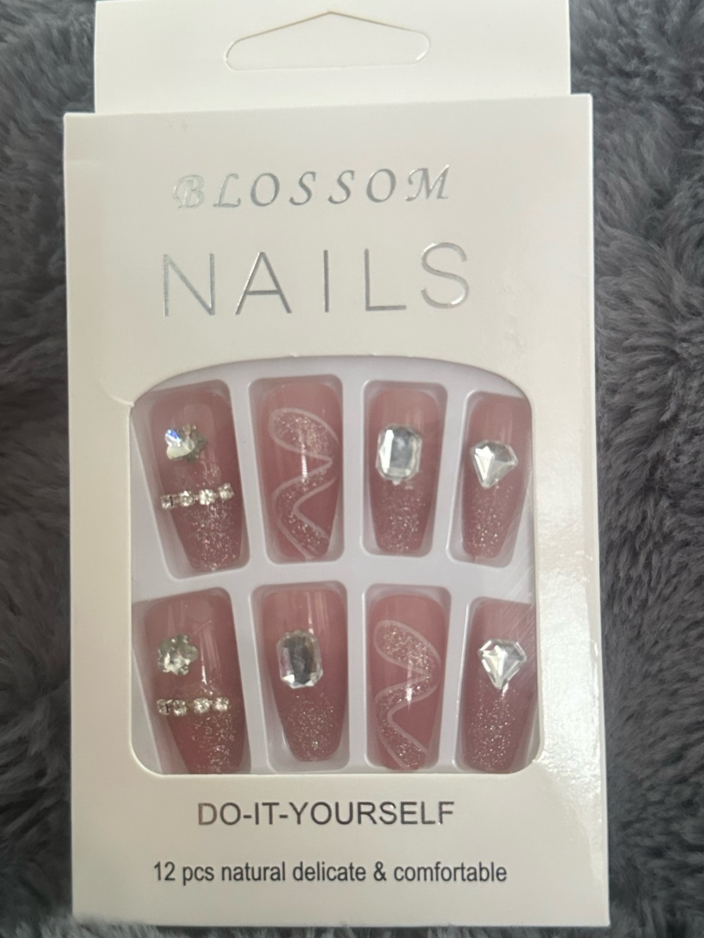 Blossom Press-On Nails in Dusty Pink with Rhinestones